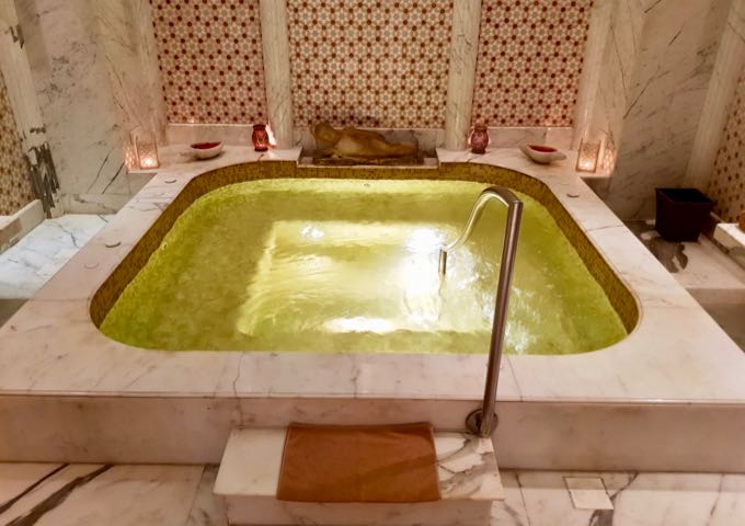 The spa's jacuzzi is complimentary.