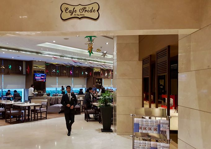 Café Pride offers breakfast, lunch, and dinner buffets.