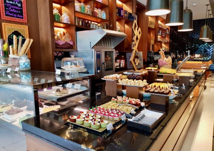 The Trinity Square café at the Taj MG Road hotel offers excellent lunch buffets and a la carte meals.