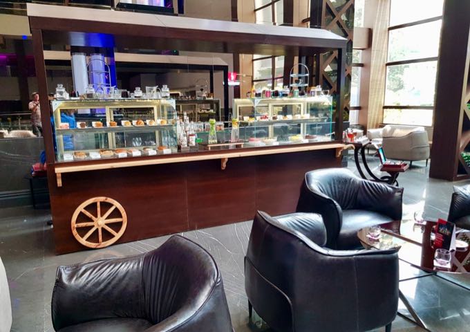 The Tea & Wine Lounge is by the lobby.