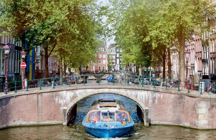 جولة أمستردام بالقارب