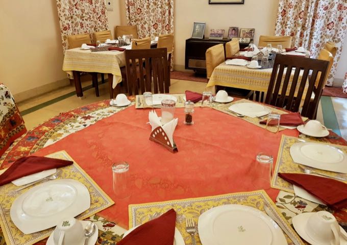 Guests can enjoy meals in the family dining room of the Dera Mandawa guesthouse.