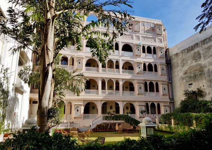 Review of Hotel Arya Niwas in Jaipur, India.