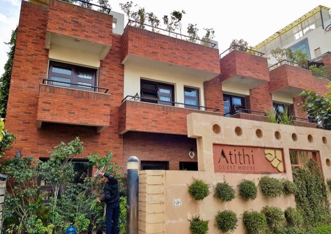 Review of Atithi Guest House in Jaipur, India.