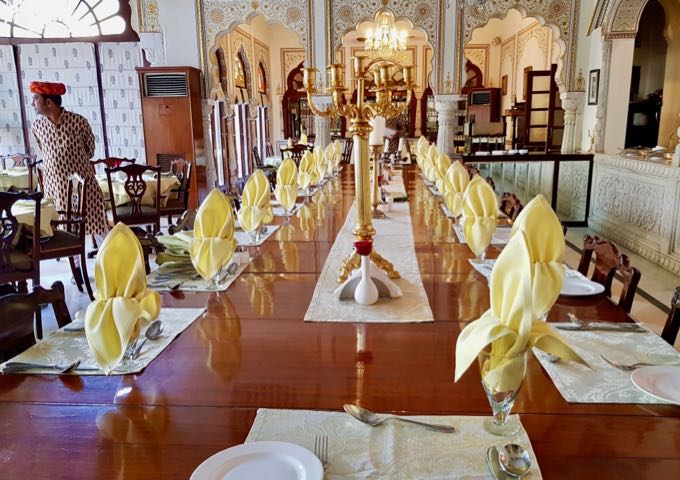 The Alsisar Haveli hotel's magnificent restaurant is close by.