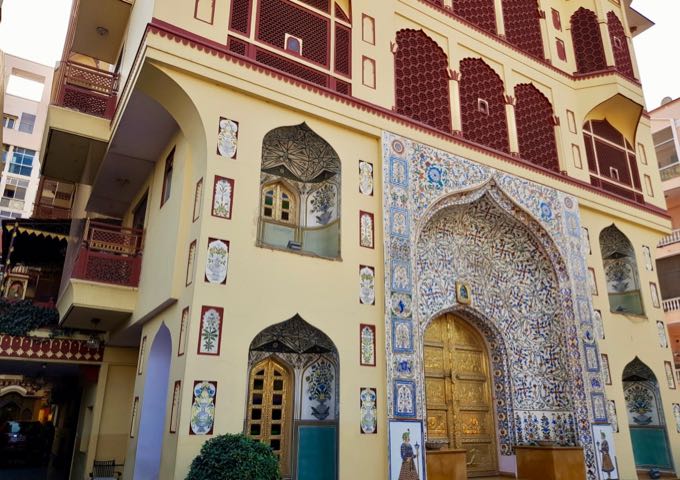Review of Umaid Mahal in Jaipur, India.