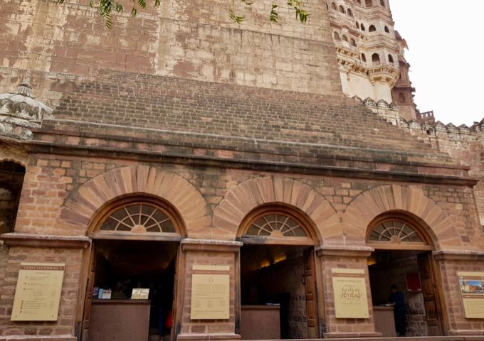 The fort's main entrance is 7km from the hotel.