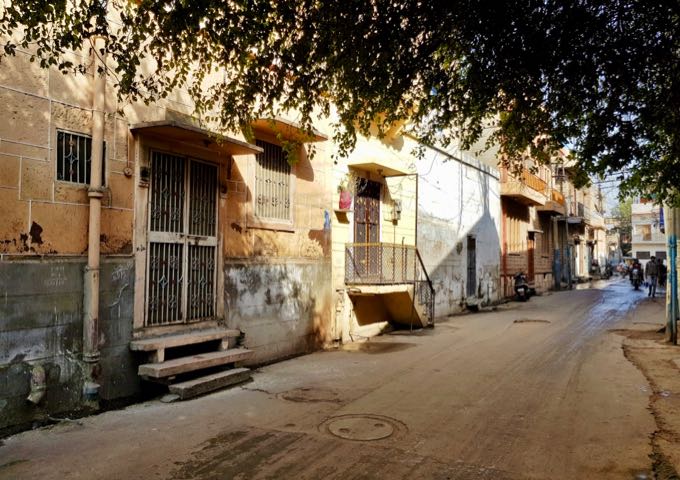 The hotel is located in a quiet and shady part of the Old City.