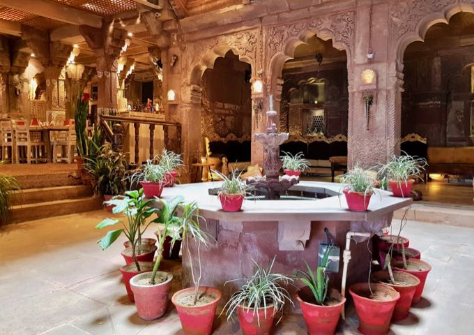 Review of Rani Mahal in Jodhpur, India.