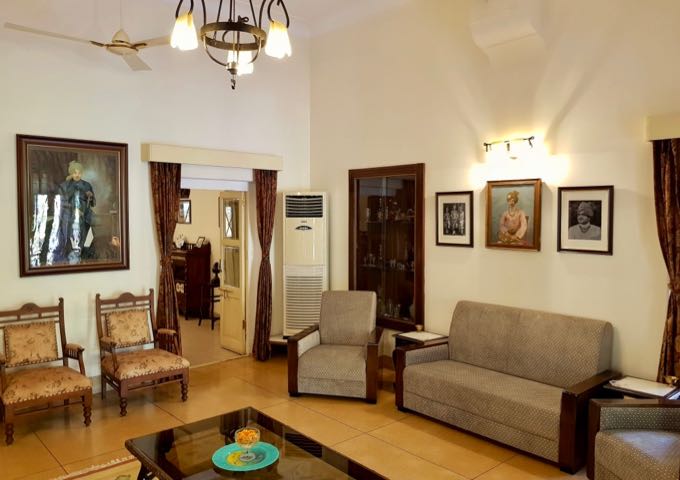 The guest lounge has an elegant colonial vibe.