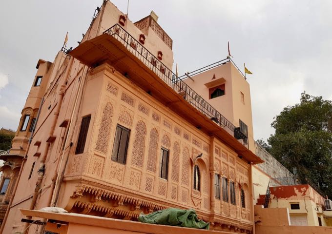 Review of Singhvi's Haveli in Jodhpur, India.