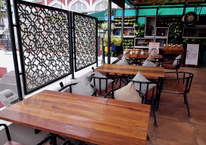 The pleasant Deck 88 café/bar is located in The Astor nearby.