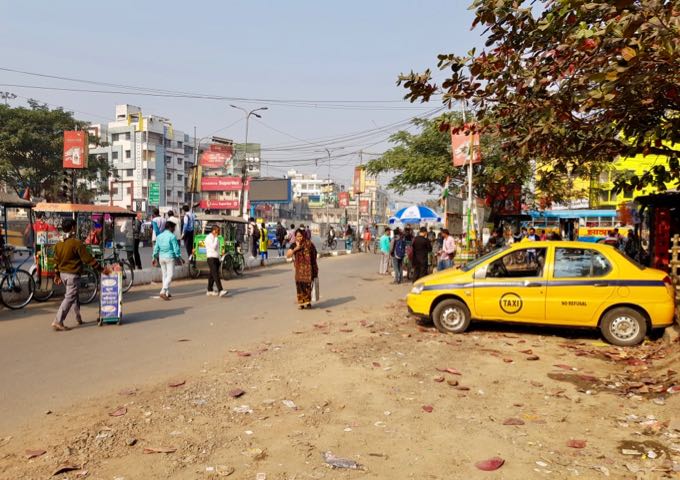 Taxis and auto-rickshaws can be hailed at the junction 200m away.