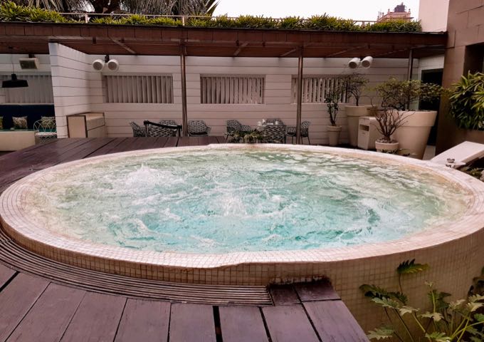 The hotel offers a jaccuzi by the pool.