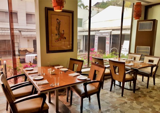 Hotel Hindusthan International nearby has several great options for meals and drinks.