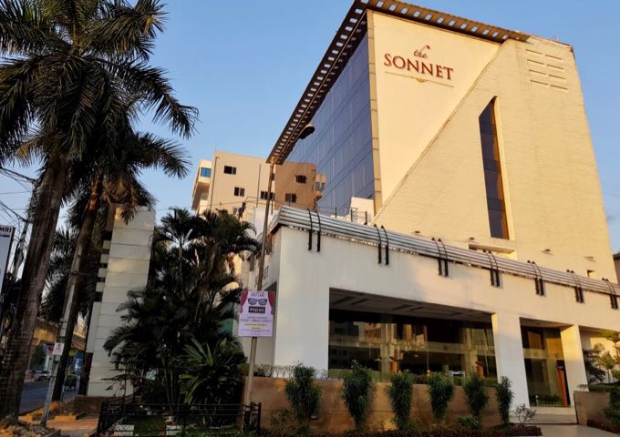 Review of The Sonnet in Kolkata, India.
