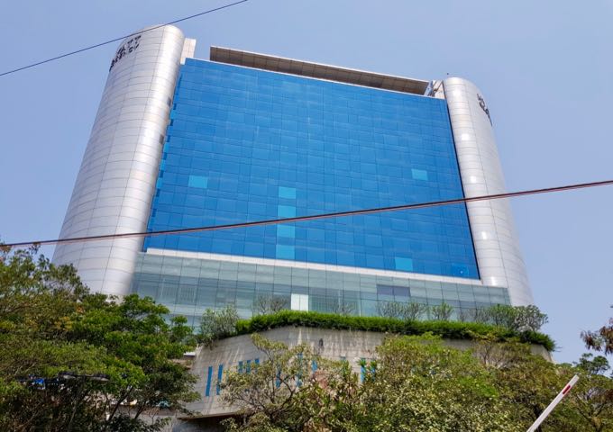 Review of hotel Hyatt Regency in Chennai, India.