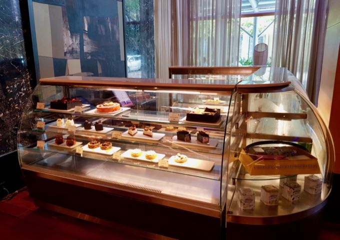 The Deli is a pleasant patisserie and coffee shop by the lobby.