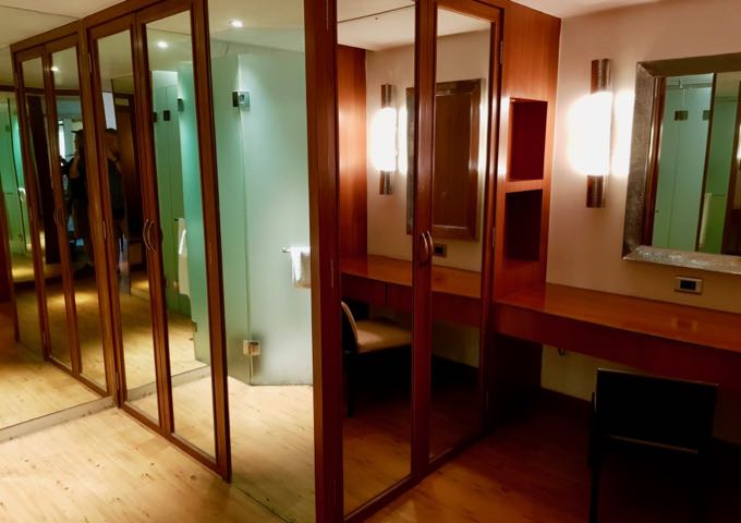 The huge suite bathrooms have walk-in closets.