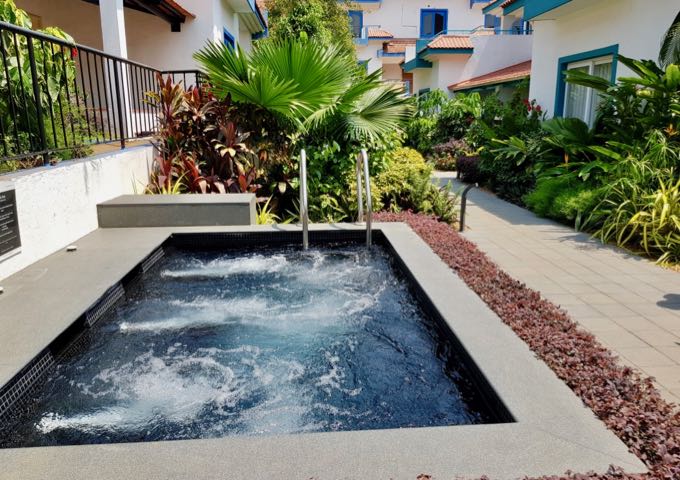 Villa guests can use the communal jacuzzi.
