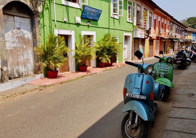 The guesthouse is located in a quiet and colorful street.