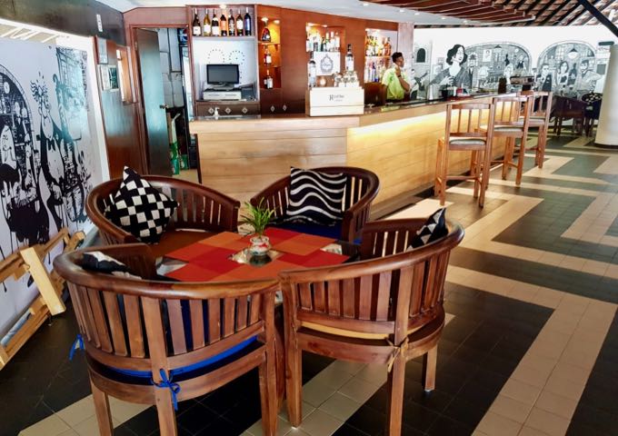 The colorful Amalia bar/lounge is located above the reception.