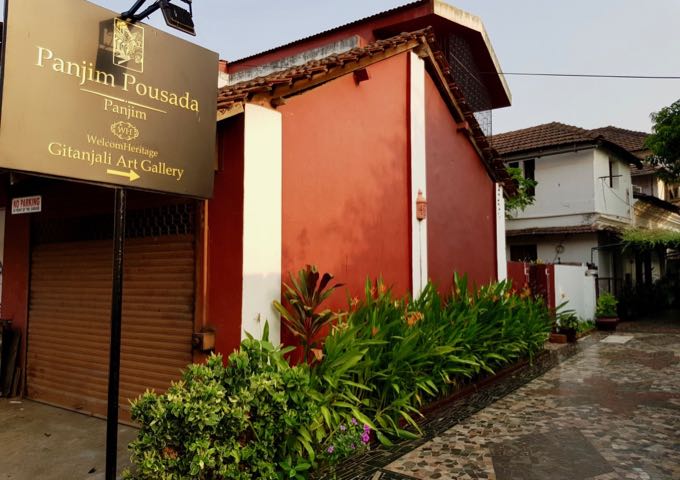 Panjim Pousada is located about 100m from the other 2 buildings.
