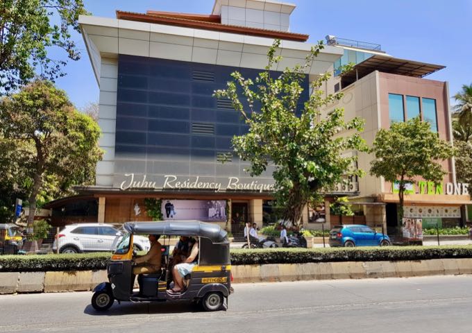 Juhu Residency hotel faces the road.