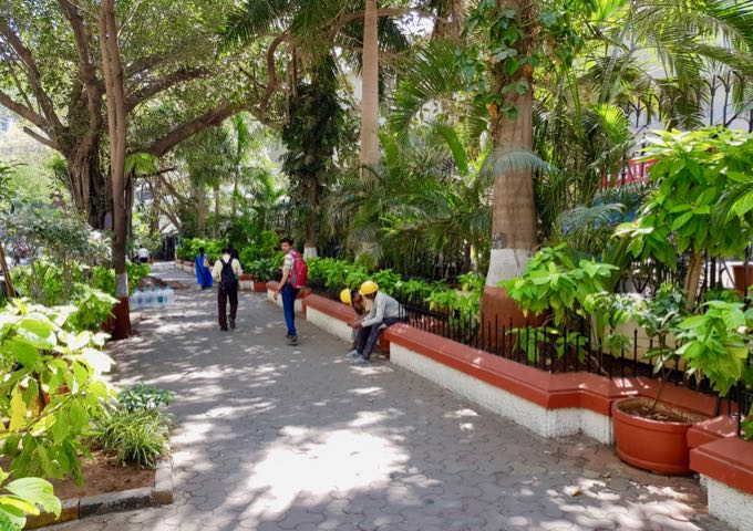 The sidewalks around The Oberoi are clean, shady, and wide.