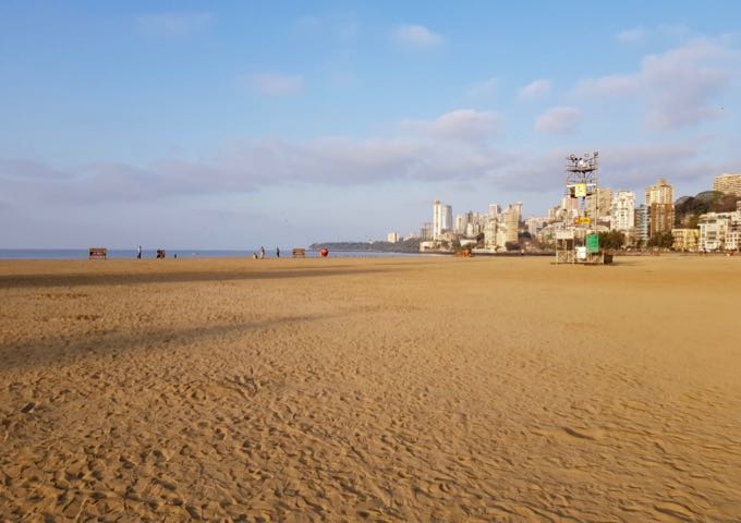Chowpatty beach is about 2km from The Shalimar hotel.