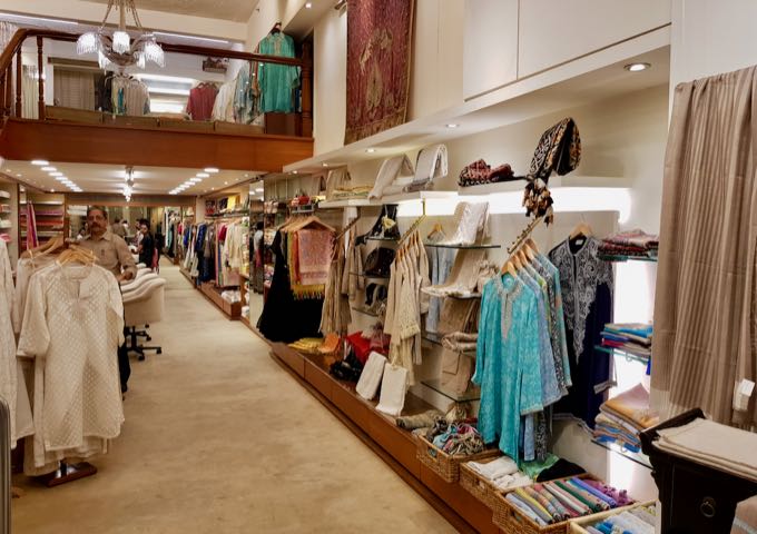 Clothes and jewelry boutiques at the Taj Mahal hotel.