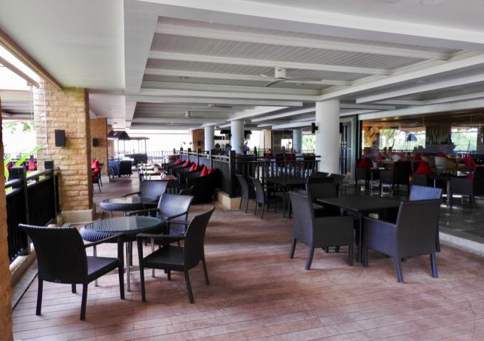 Aqua offers indoor and outdoor seating, breakfast buffets, and a la carte through the day.