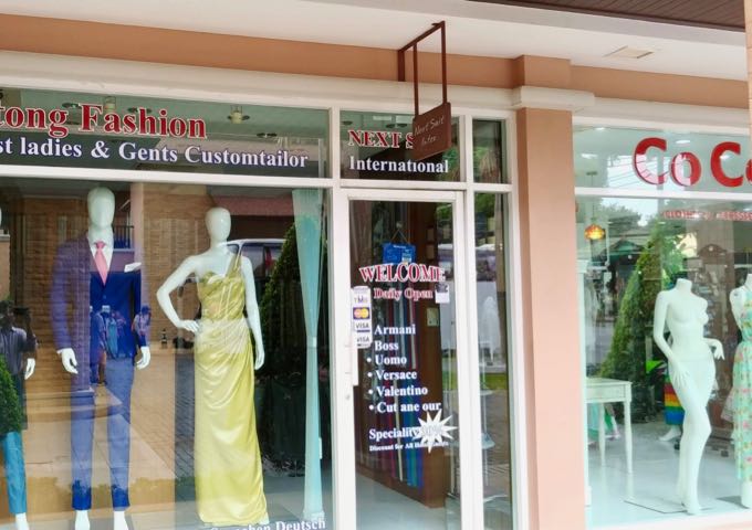 Two boutiques are located by the resort entrance.