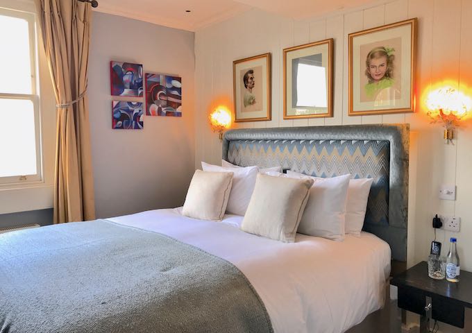 Cosy Doubles are located on the Artists' Floor.