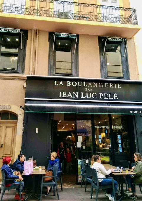 Boulangerie Jean Luc Pelé serves excellent pastries.