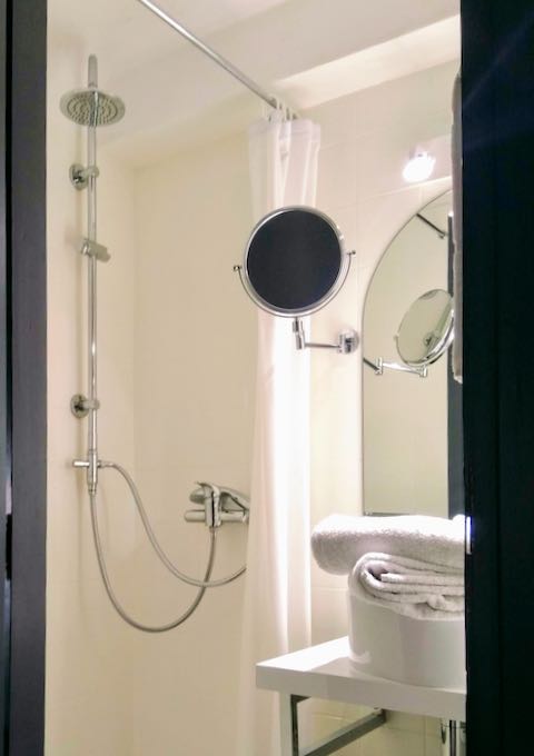 Classic Doubles have power showers and/or bathtubs.