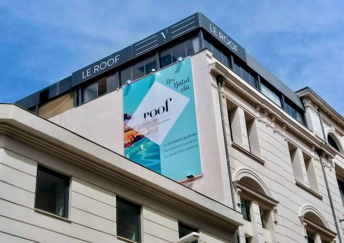 The chic Le Roof Restaurant and Bar offer panoramic views.