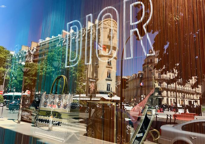 A Dior boutique is within walking distance.