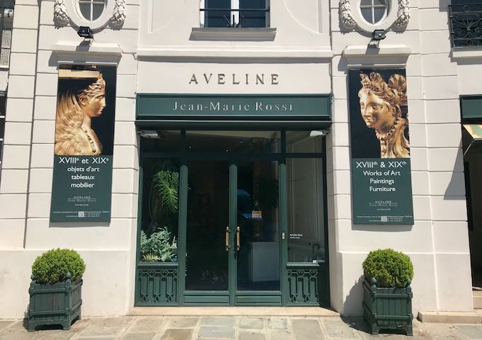 Galerie Aveline is an upscale gallery nearby.