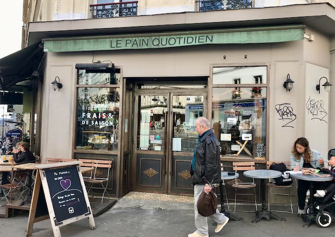 Le Pain Quotidien is located close by.