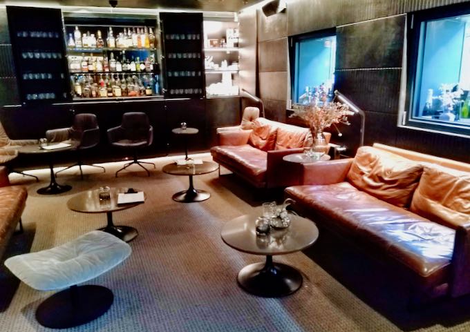 The Chambre lounge offers a good selection of drinks.