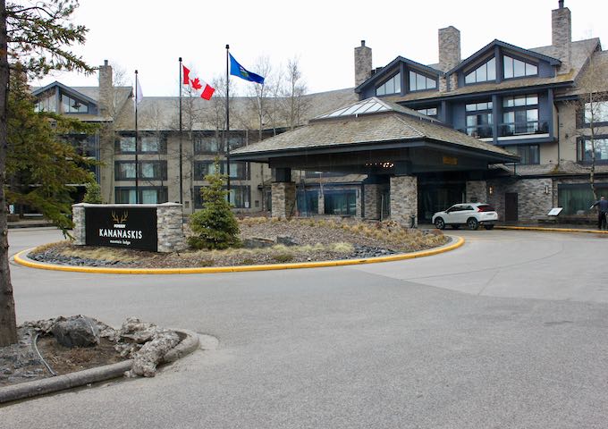 Review of Pomeroy Kananaskis Mountain Lodge in Canada.