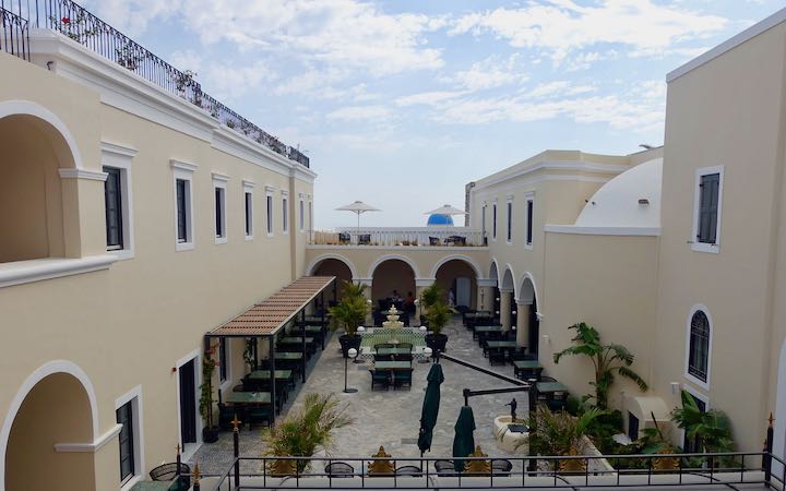 The courtyard of Katikies Garden in Fira