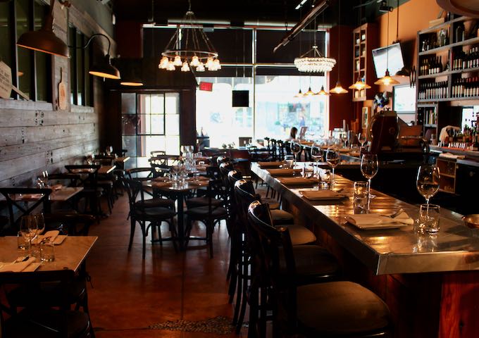 Posto serves great pizzas.