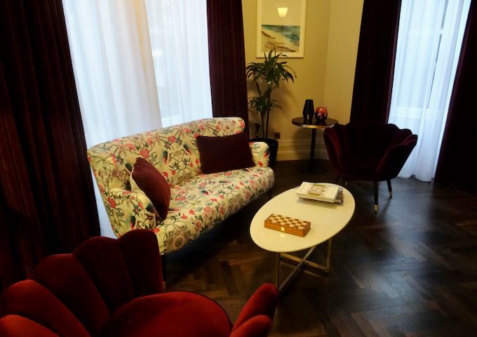 The living area is very spacious.