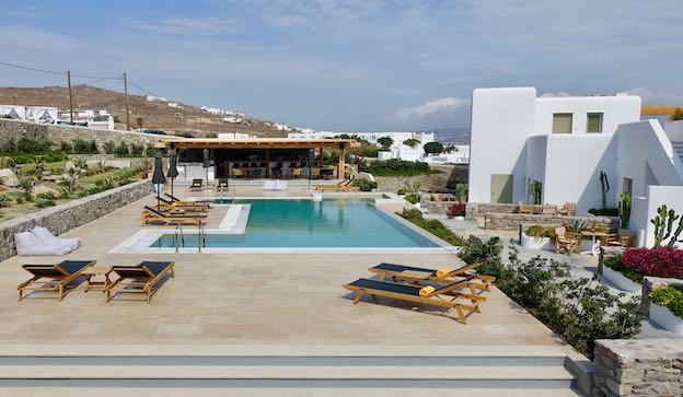 Pool and restaurant at Mykonos Cactus