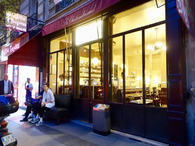 Le Chateaubriand restaurant in Paris