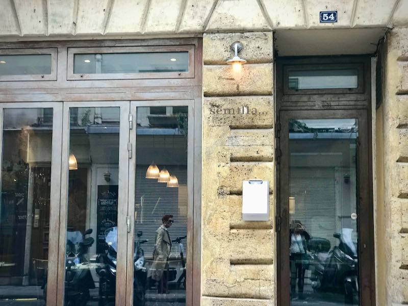Exterior shot of Semilla restaurant in Paris