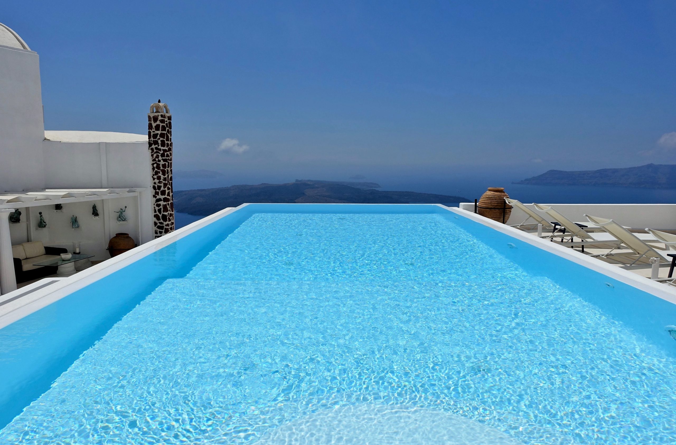 The infinity pool at Tsitouras Collection