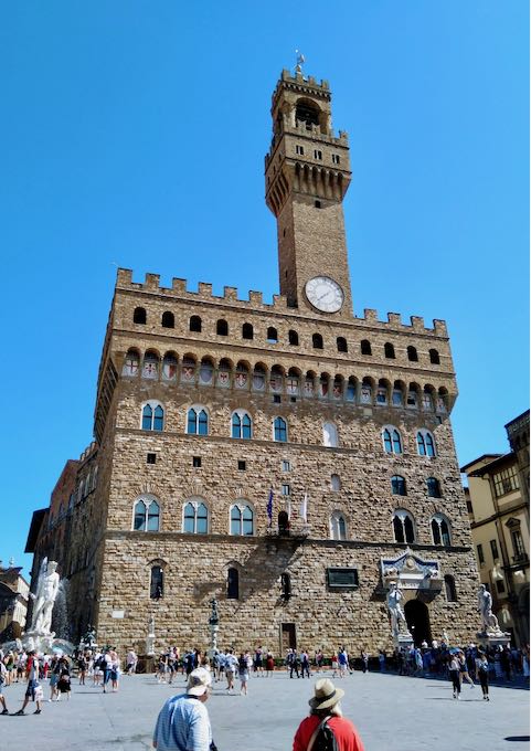 Palazzo Vecchio houses the city government's offices.